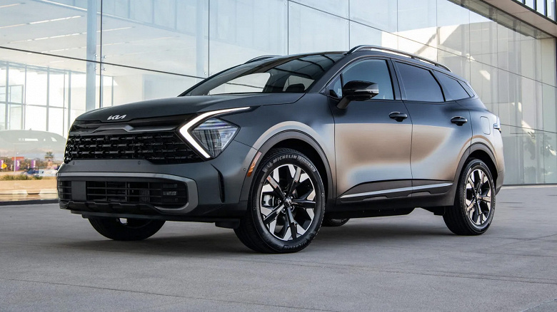 Kia Sportage за два месяца подешевел в России на 300 тыс. рублей: теперь цены стартуют от 2,35 млн рублей